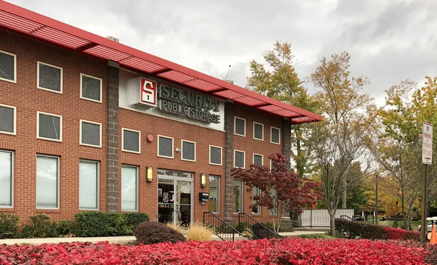 Exterior view of Security Public Storage near Downtown Herndon during the fall season