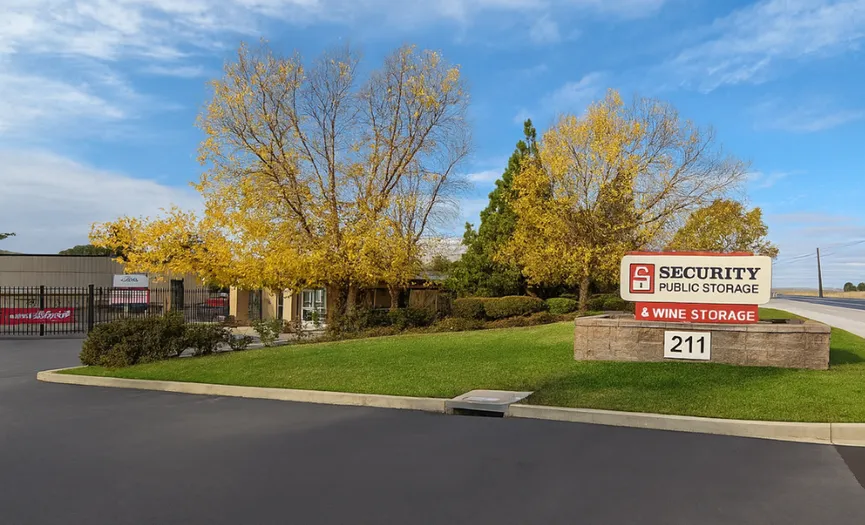 Street view of a secure self storage facility in Napa near Highway 29